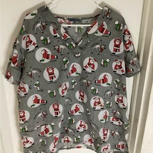 Wear for Care Santa Holiday Scrub Top size 2XL